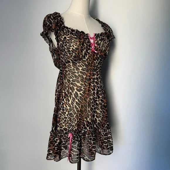 Betsey Johnson Leopard Print Chemise with Pink Accents - Picture 2 of 7